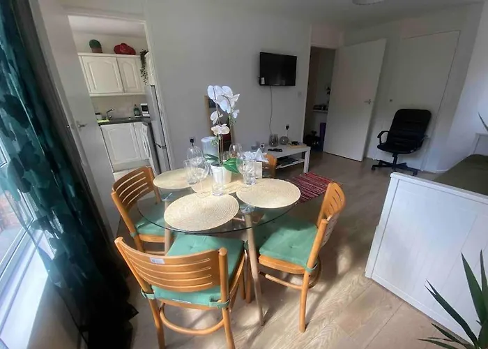 Apt 2/4People Archway/Holloway